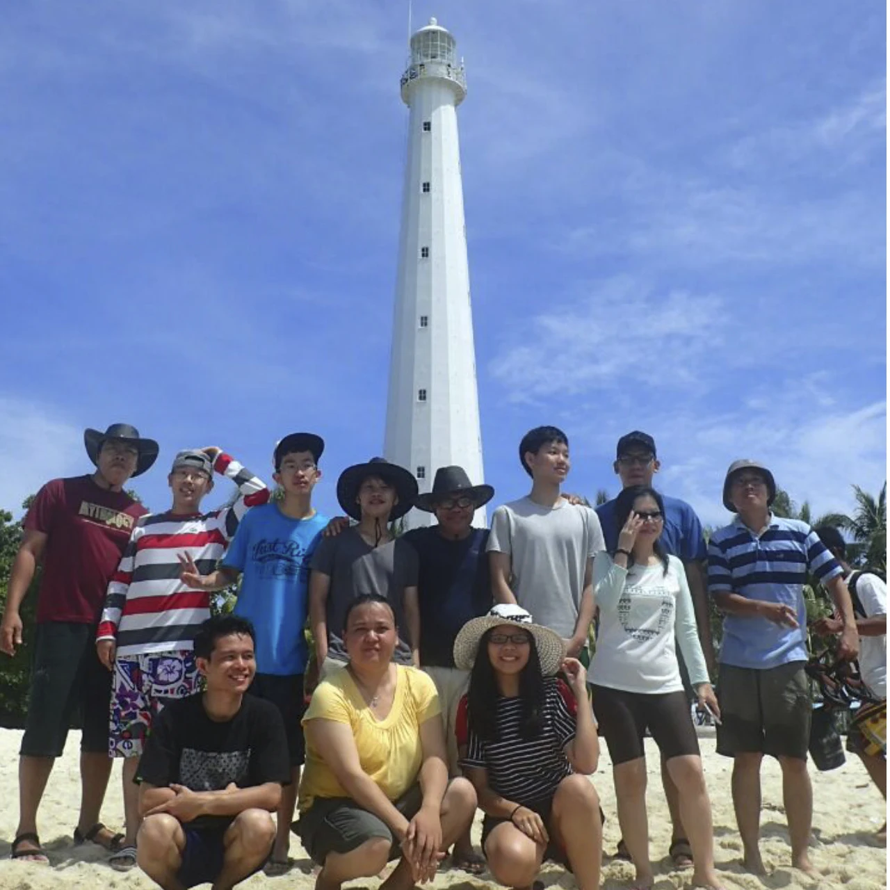 Objek Wisata Pantai Tanjung Tinggi Belitung 
