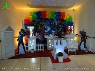 Decoração de festa tema Vingadores para aniversário infantil - Mesa decorada