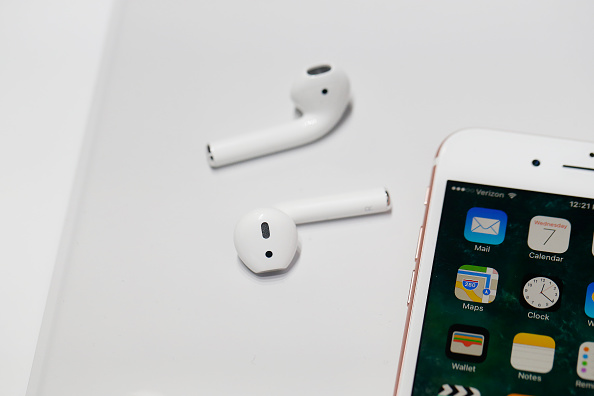 How to Clean Your AirPods? Methods for Pro, Max, and EarPods Models! Enhance Your Earphones' Audio Quality Now 