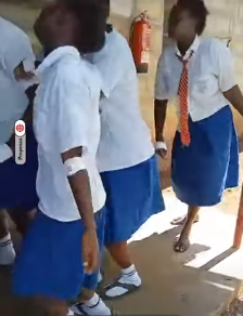 مرض خطير أصاب طالبات مدرسة في كينيا 