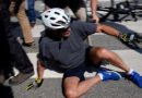 United States/ President Joe Biden falls off his bike and revives the debate on his physical health