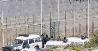 18 migrants dead after storming Spanish enclave fences