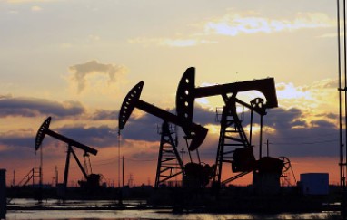 Oil returns to pre-invasion levels