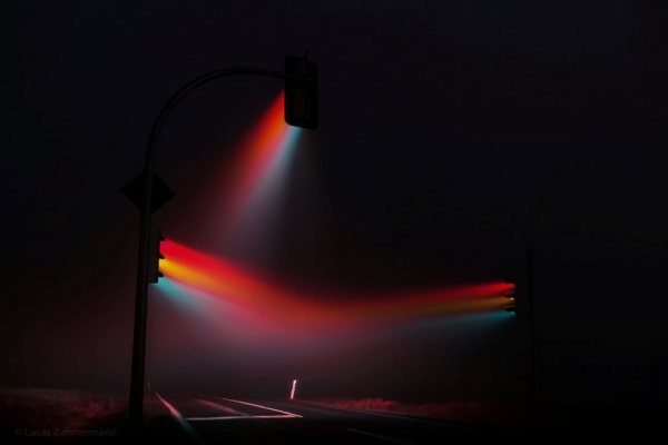 Tranquil Long Exposure Photos of Traffic Lights in Fog by Lucas Zimmermann