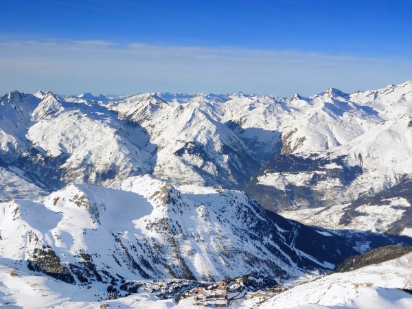 Explore the best ski and snowboard guide to Les Arcs