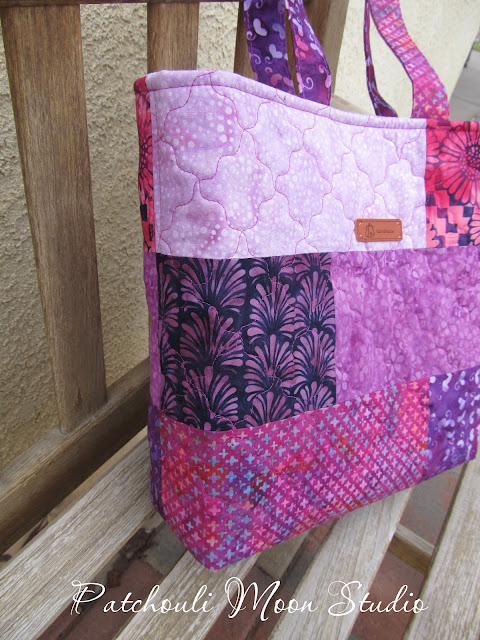 side view of tote