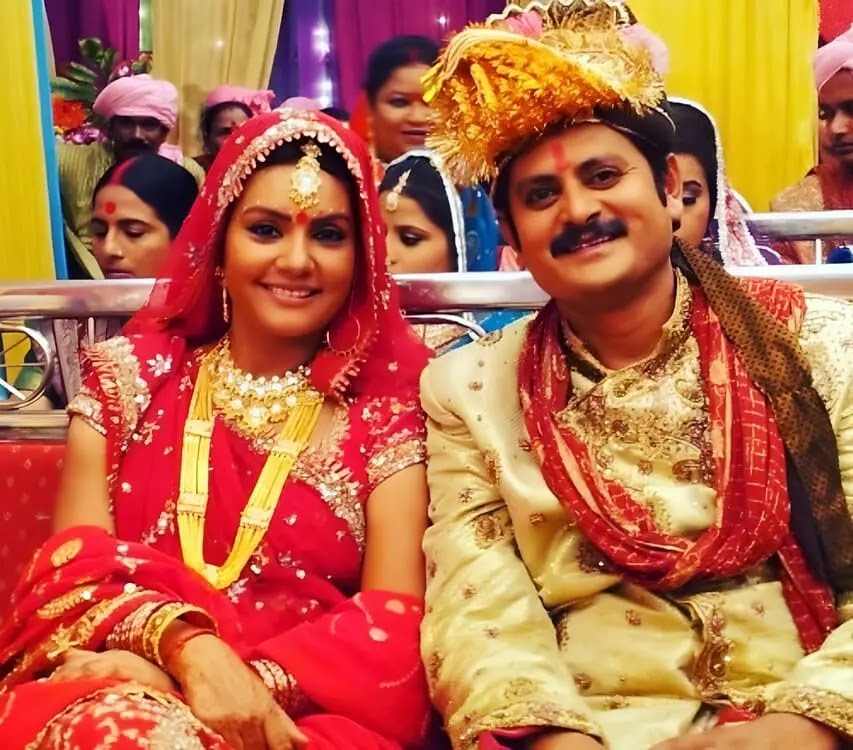 Rohitash Gaud and Sucheta Khanna: Nostalgic Throwback to the Lapataganj Days. The Bond Between Rohitash and Sucheta.