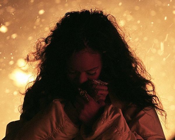 Video Premiere Rihanna Lift Me Up Toya Z World