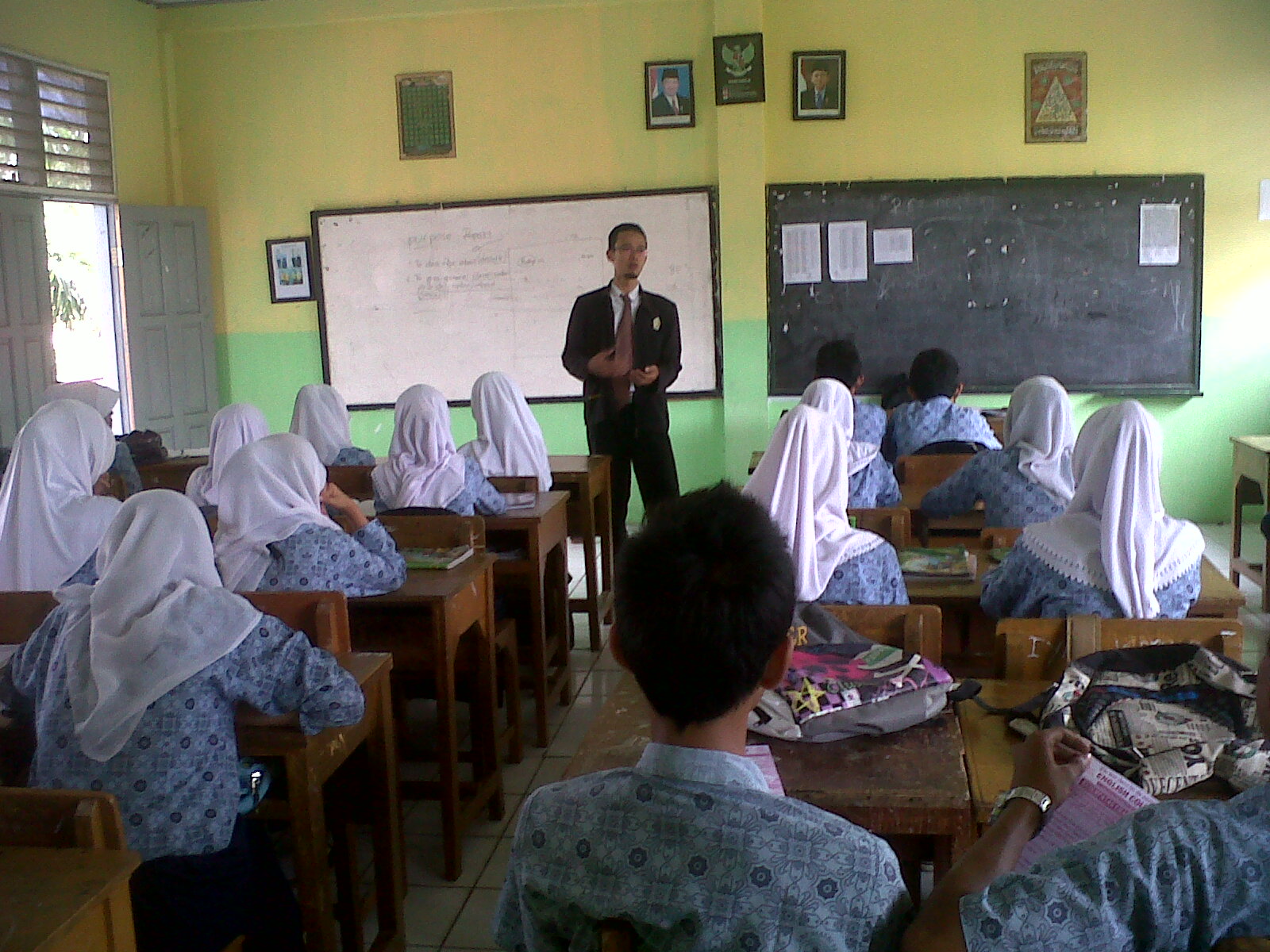 poto poto pada saat kursus bggris kerjasama dg sekolah2 di Kota Serang