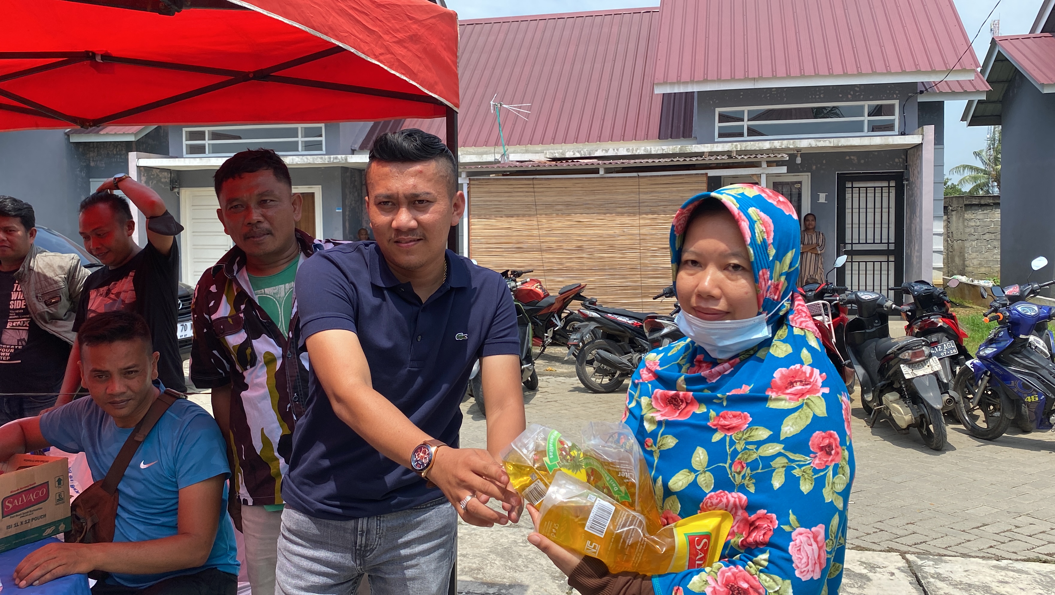 Pemilik Wisata Jona Garden Sisihkan Rezeki Bagikan 1500 Paket Sembako Nusantaratopnews Id