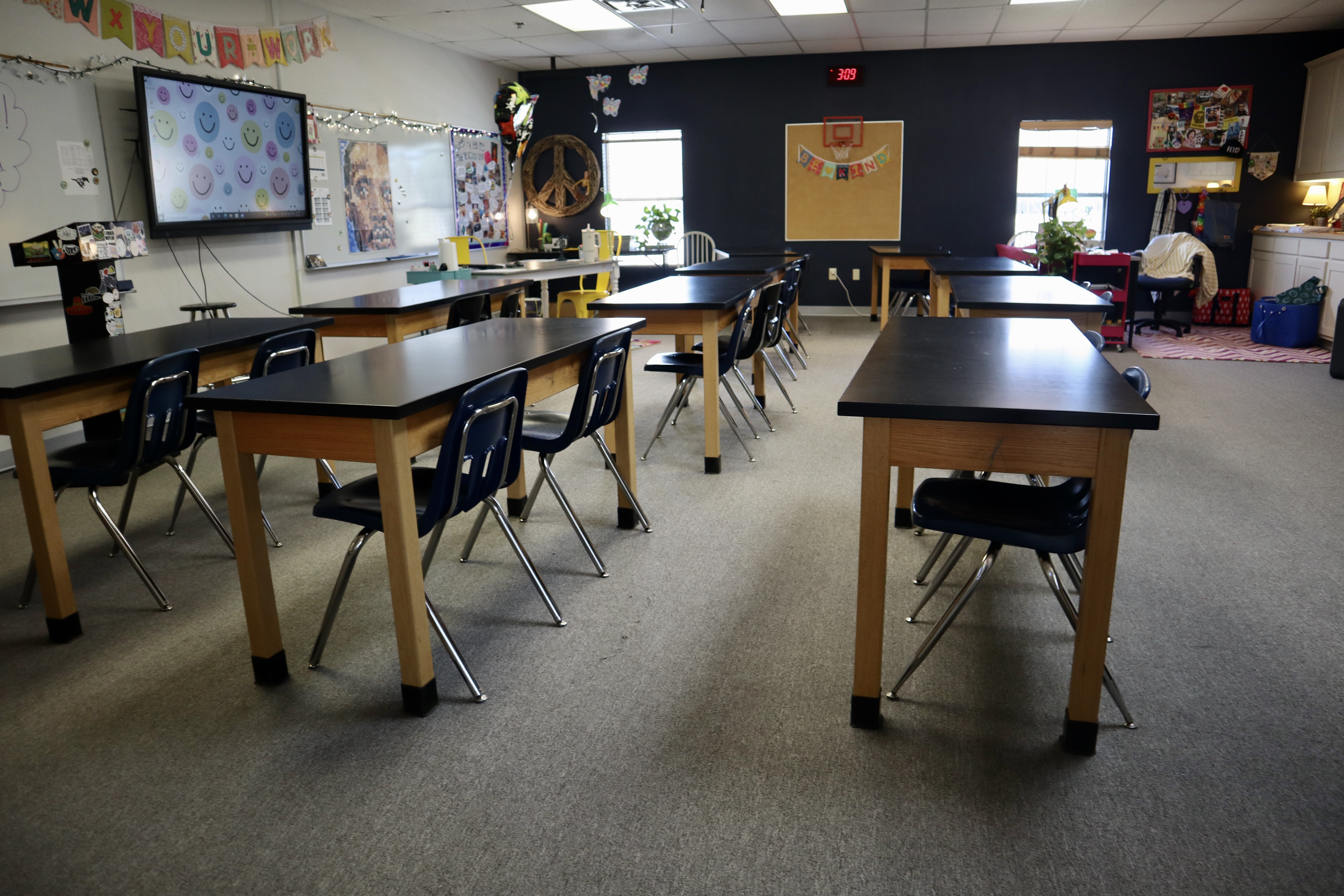 Momfessionals Teacher Tuesday Classroom Tour
