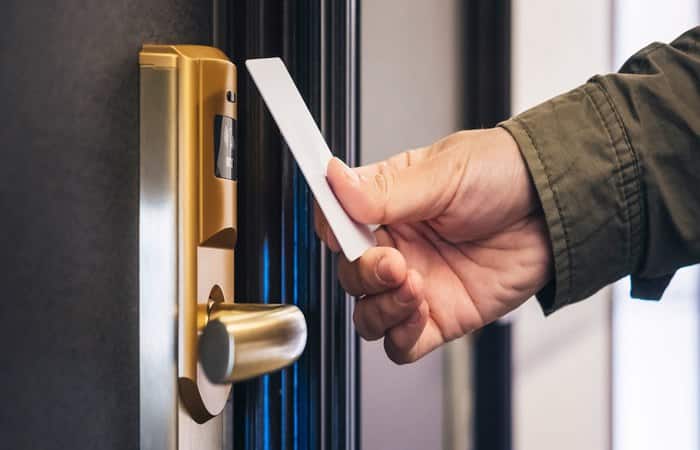 انواع قفل درب ها در هوشمند سازی هتل