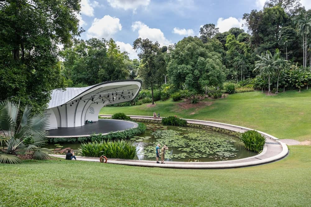 singapore botanical gardens pond