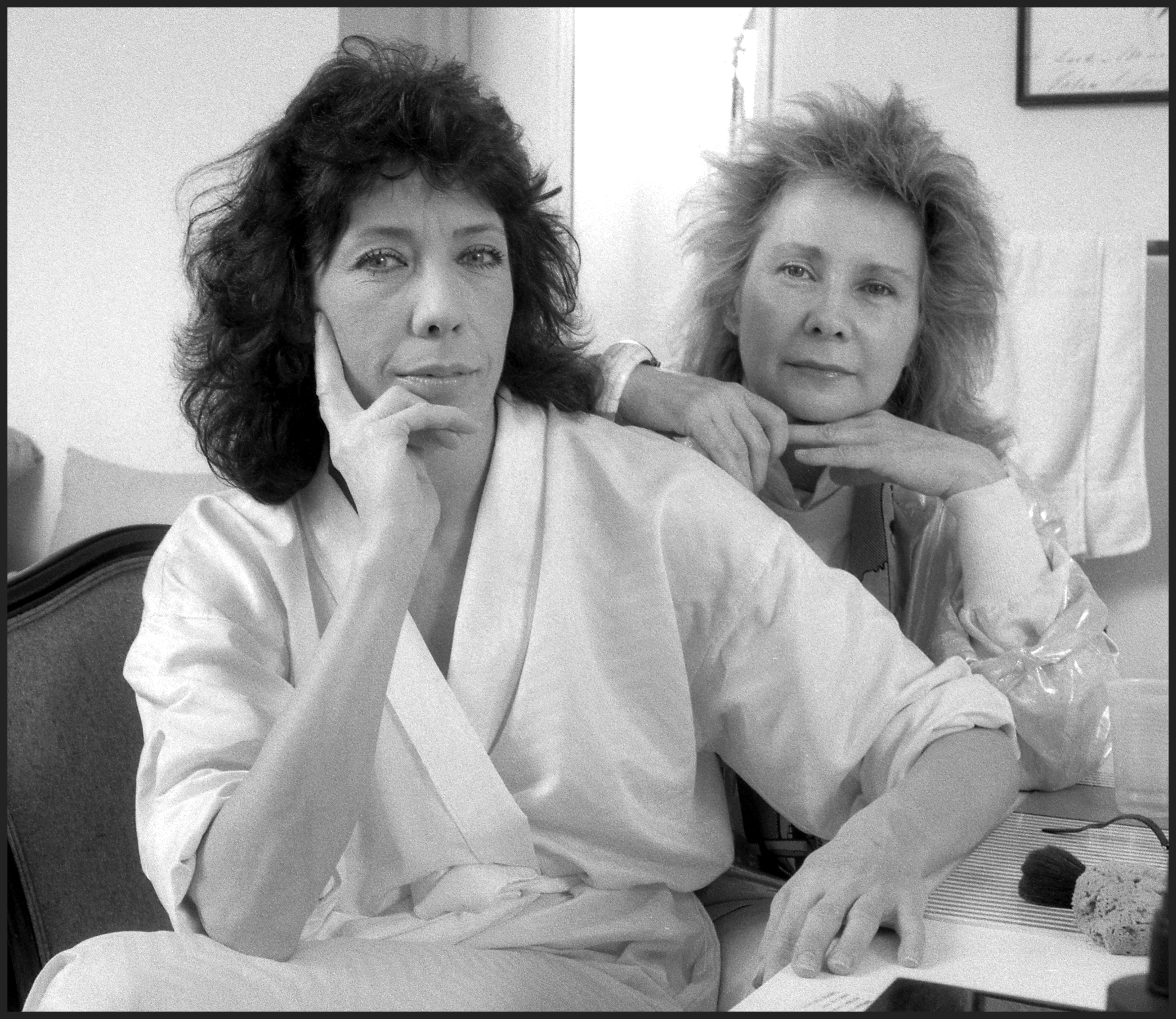 Closer Weekly: Lily Tomlin from 'Grace and Frankie' Says Her Lack of ...
