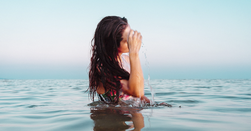 Beneficios De Banarte En El Agua De Mar Sal Roche