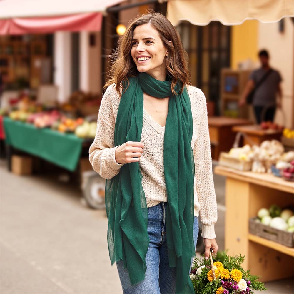 cashmere scarf 10.jpg__PID:71be3b70-fa96-42af-9199-3abdca7ecfa3