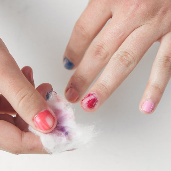 Comment Enlever Le Vernis A Ongles Semi Permanent A La Maison Divain