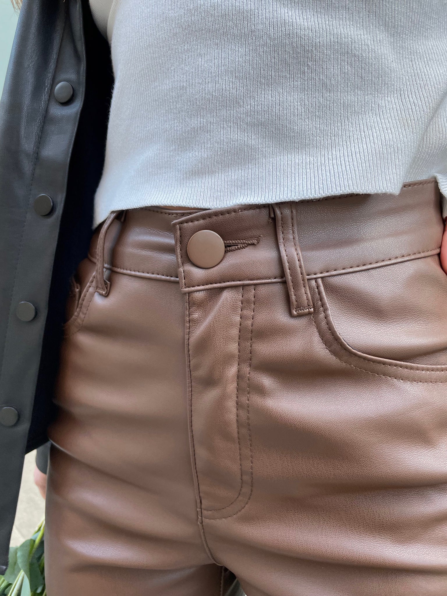 Pantalon Droit En Simili Cuir Marron Emily Fancy Babes