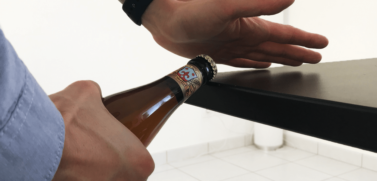 Les 13 Manieres De Decapsuler Une Biere Sans Decapsuleur