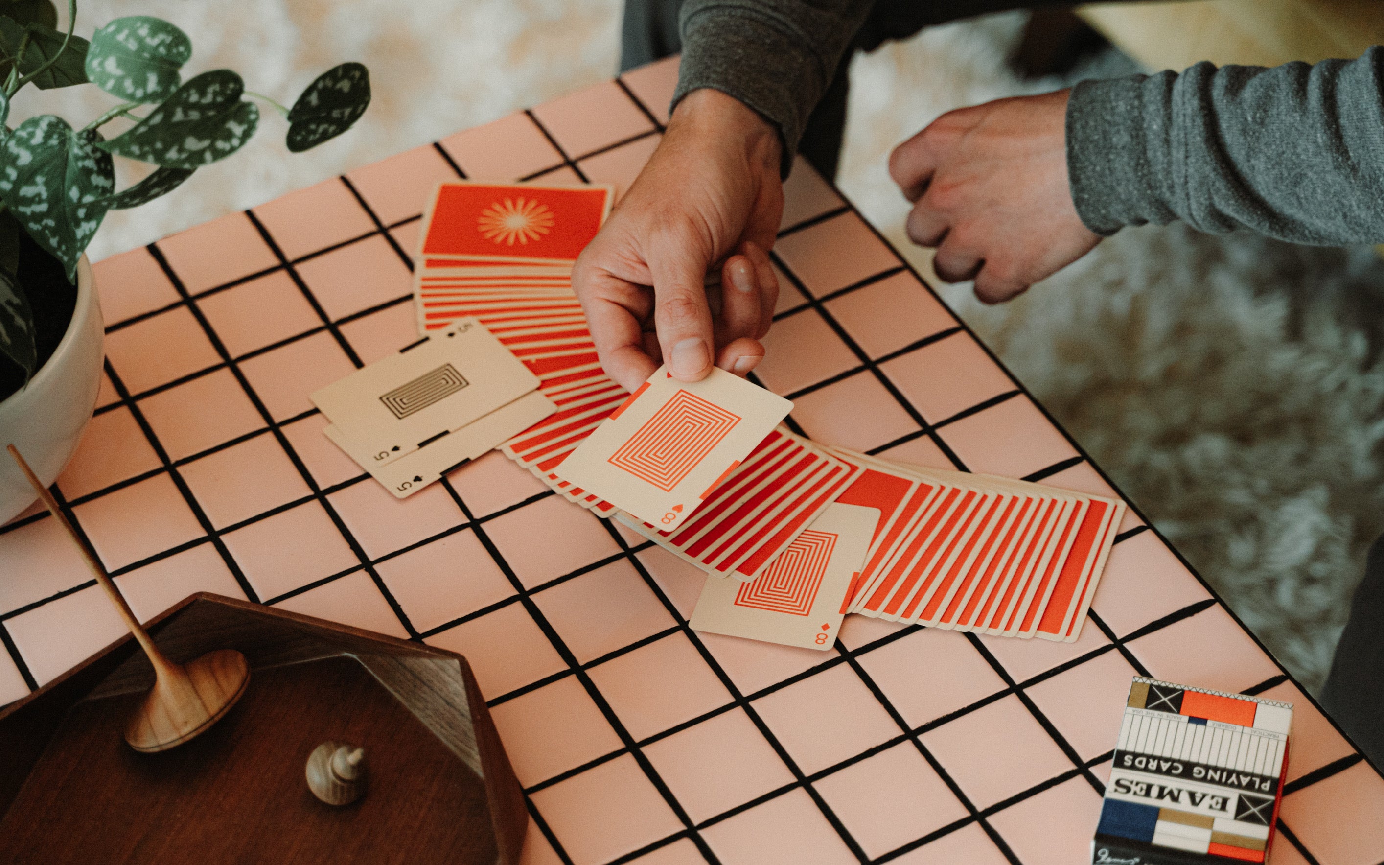 5 Easy Card Tricks You Can Do Today Art Of Play