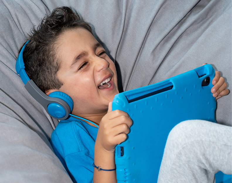 Kids headphones from the car to the classroom