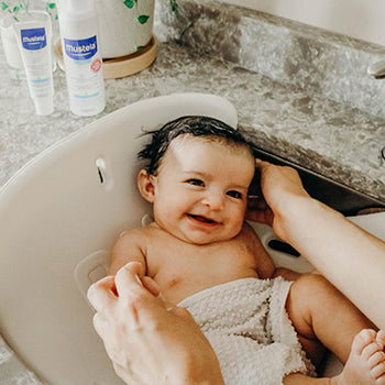 How To Bathe A Newborn 10 Simple Steps