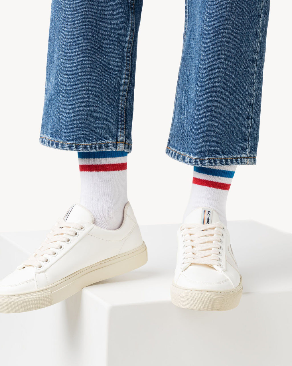 Socken Von Albero Natur Nachhaltige Mode Fur Damen Und Herren Naturweiss Rot Blau Ecizo