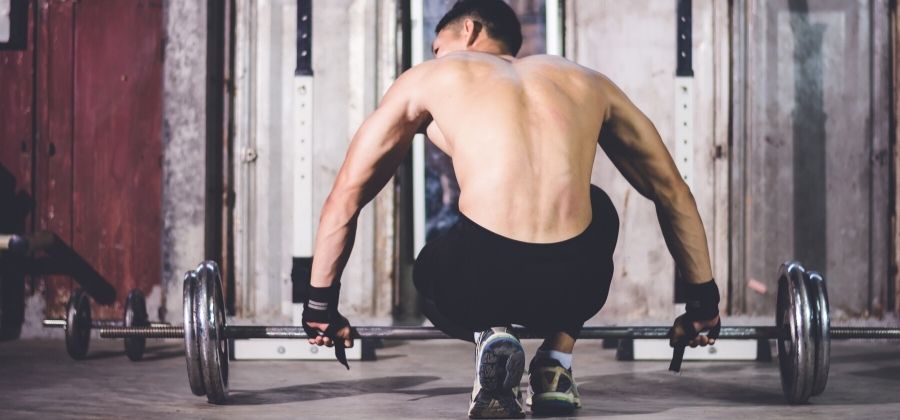 Comment Realiser Le Deadlift Jambes Tendues Fit Super Humain