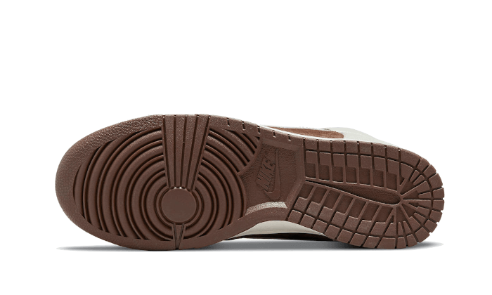 Nike Dunk High Light Chocolate Outsole