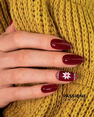 Ongles De Noel 2022 Les Nail Art Classiques De La Saison Passioneongles
