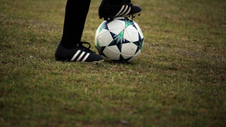 Laces Or Laceless For Kids Football Boots Which Is Better Laceeze