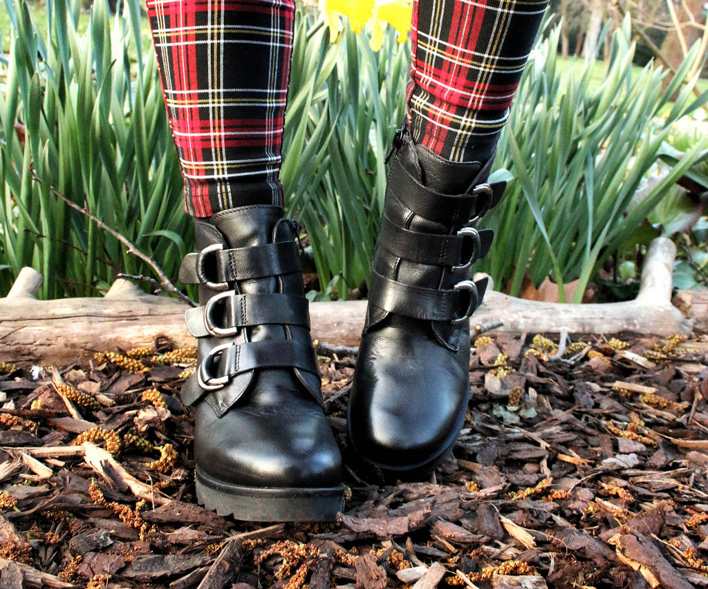 Leder Damen Stiefelette Mit Blockabsatz Und Schnallen Stiefelparadies De