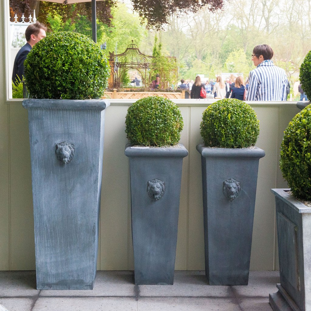 Lion Head Zinc Planters A Place In The Garden A Place In The Garden Eu
