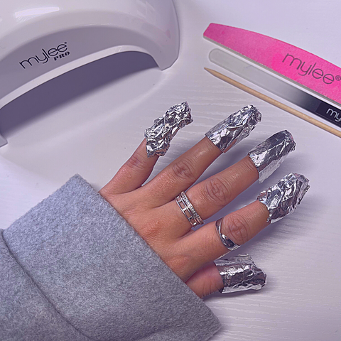 How To Remove Gel Nail Polish At Home Mylee Mylee
