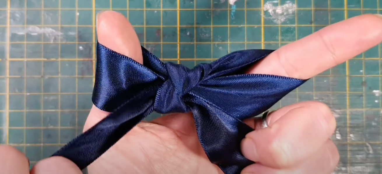 Comment Faire Un Nœud Avec Un Ruban De Satin Duchesse