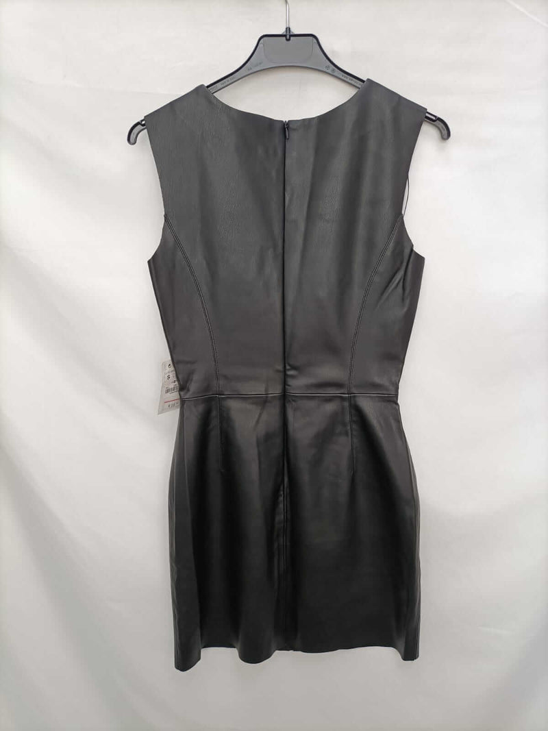 vestido efecto piel