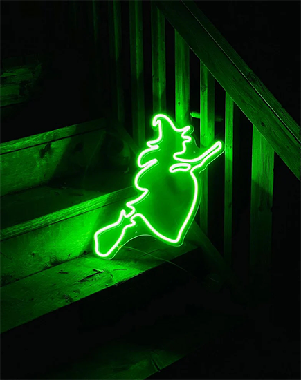 Lamomo Neon Custom Halloween Sign.png__PID:d058f7a7-6932-415a-b69b-6bde046d4a30