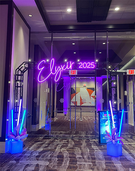 Lamomo Neon Custom New Year Sign.png__PID:acad68ad-c835-4fd6-aa43-f564c9310d7a