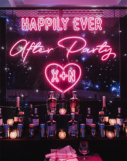 Lamomo Neon Custom Party Neon Sign.png__PID:340aacad-68ad-4835-9fd6-2a43f564c931