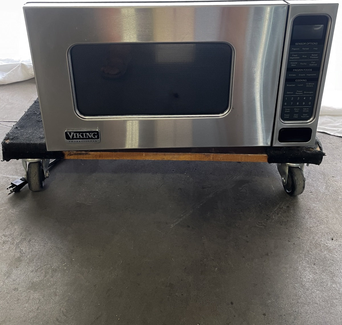 Viking 24 Countertop Microwave With Trim Kit Refind Kitchens