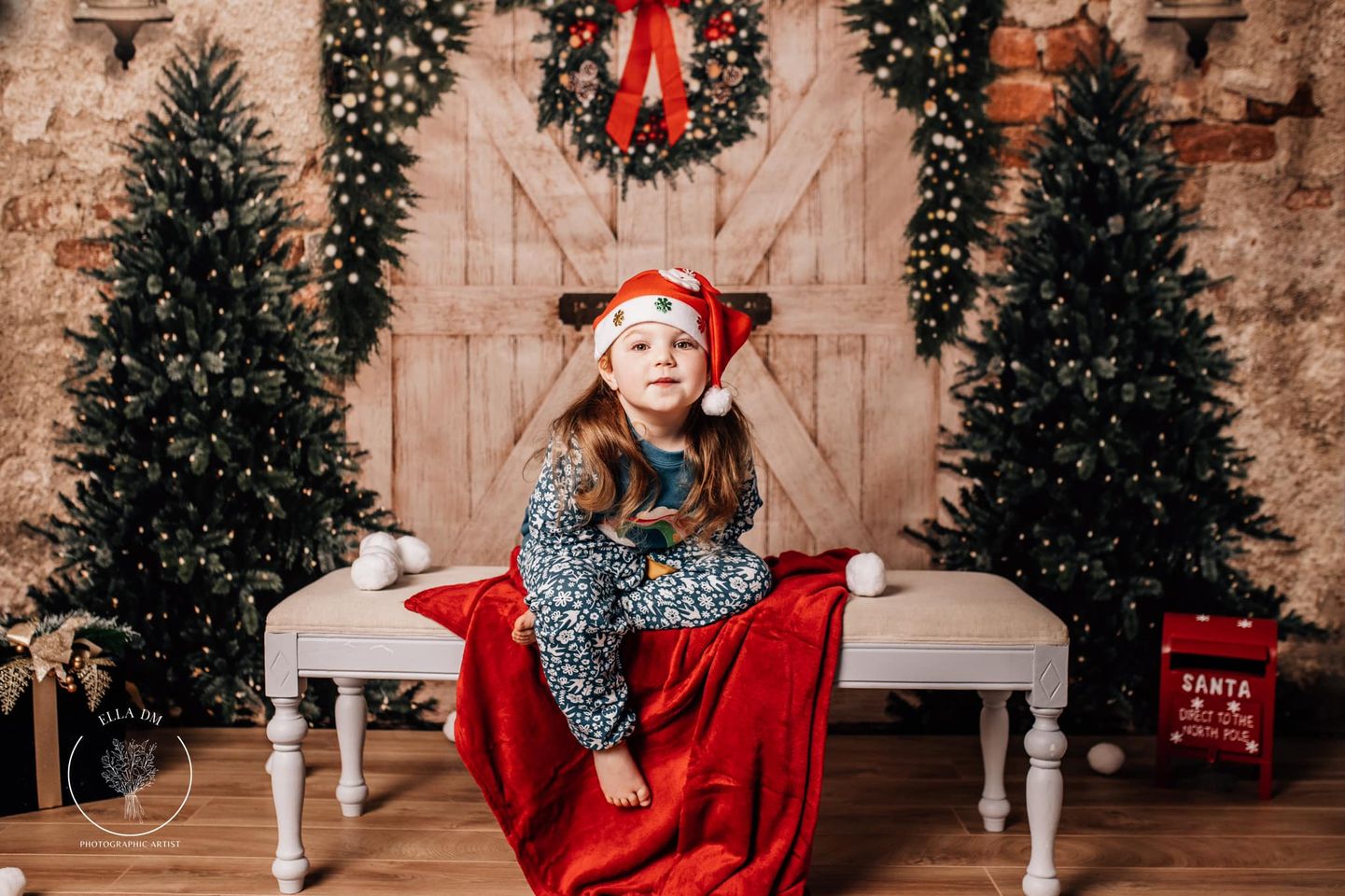 21 Outfit Tips For Your 2022 Family Christmas Photoshoot Katebackdrop