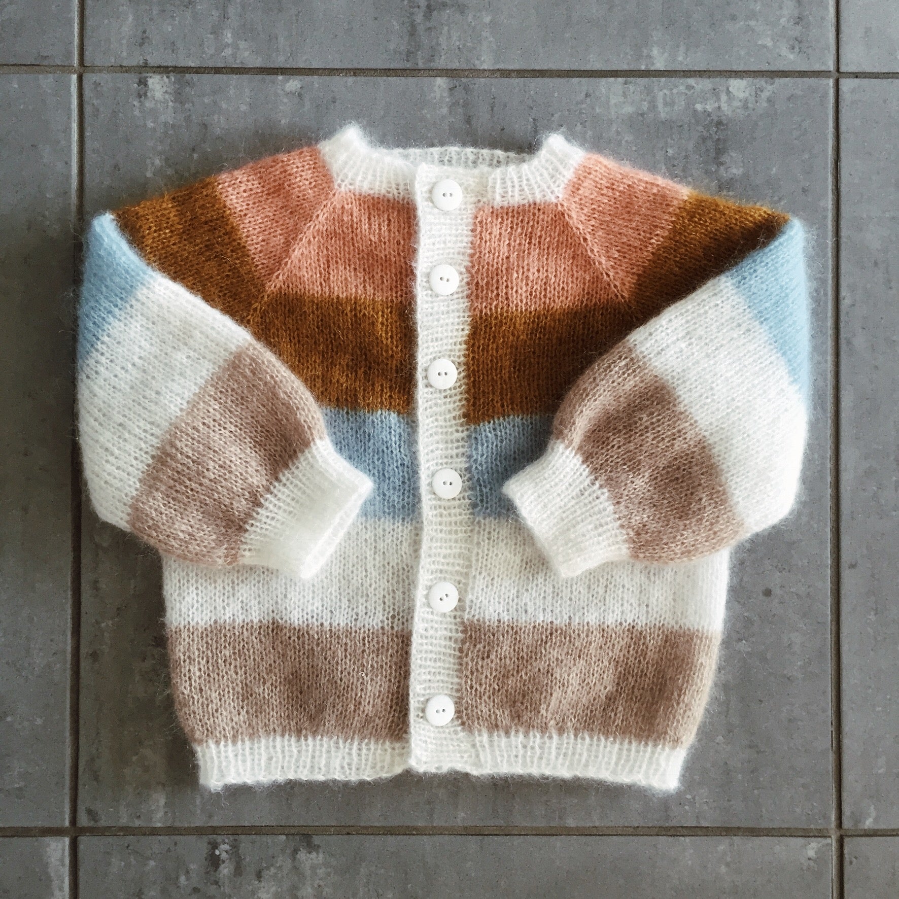 Sorbet Cardigan Mini Er En Florlet Stribet Mohairdrom Med Ballonaermer Helt Magen Til My Size Modelle Baby Knitting Patterns Syning Toj Born Strikkeopskrifter