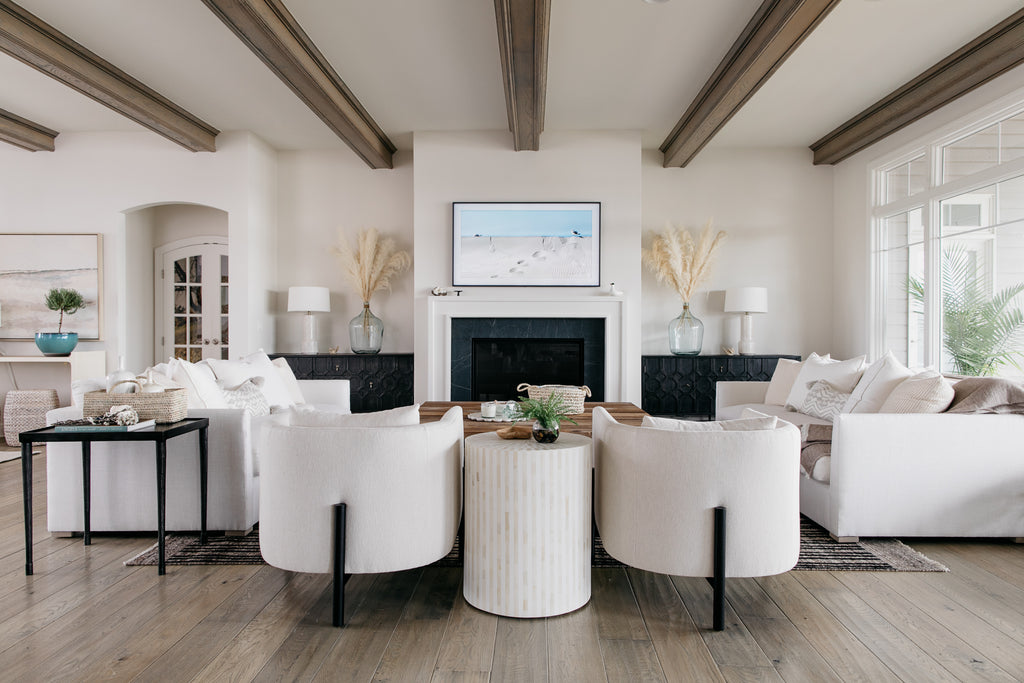Clean Coastal A Touch Of Modern In This West Shores Lakehouse Amethyst Home