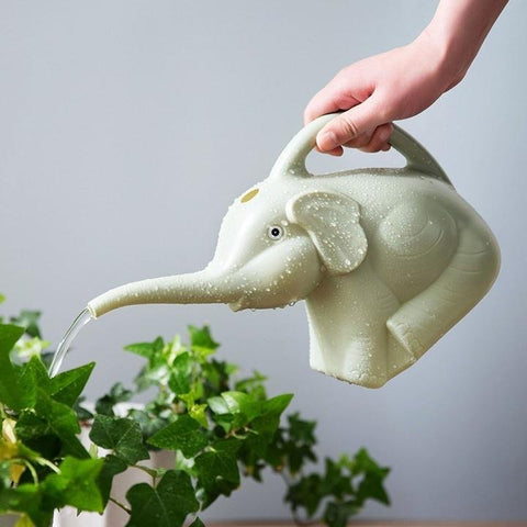 The best gifts for gardeners - sturdy watering cans, planters and other high-quality garden goods are the best gifts for gardeners #bestgiftsforgardeners #giftsforgardeners #gardengifts #gardengiftguide