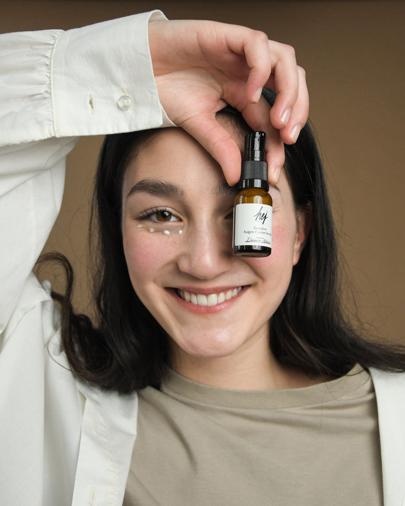 Sensible Haut Im Gesicht So Pflegst Du Deine Augenpartie Passend Hej Organic Gmbh