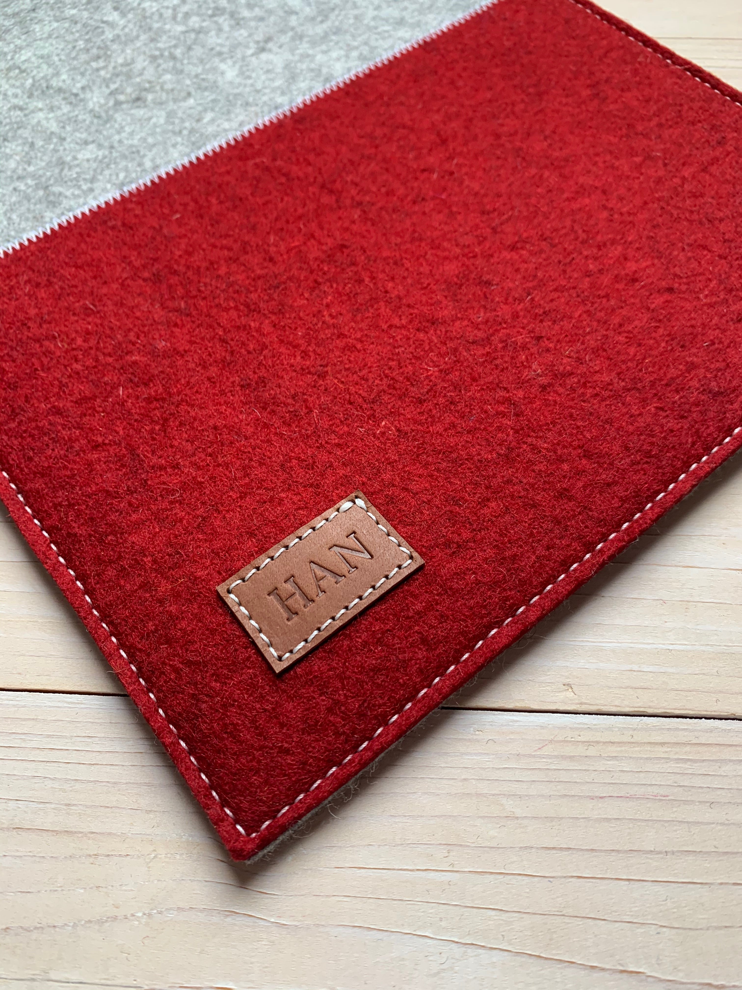 Name Text On Felt Cover Name In Leather On Ipad Cover Westerman Bags Vilten Tassen En Hoezen
