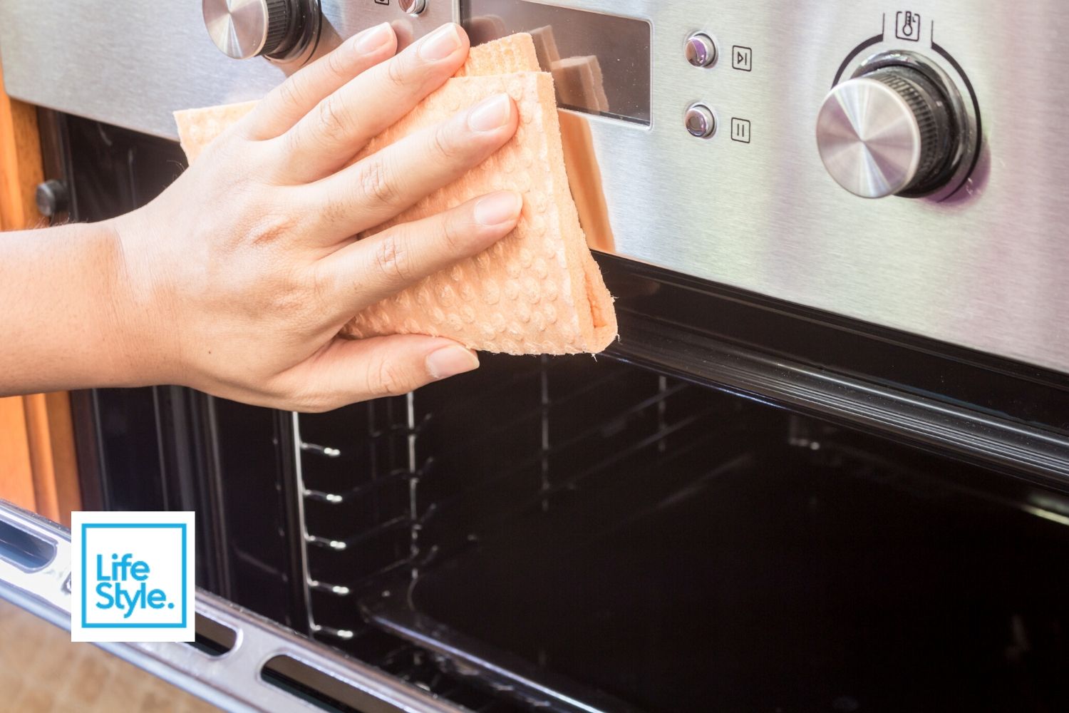 Lifestyle 3 Natural Ways To Clean Your Oven Banish
