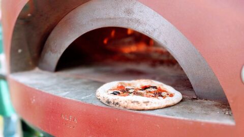 كيفية صنع عجينة البيتزا