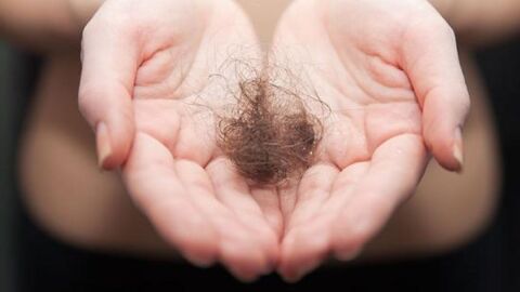 طرق علاج تساقط الشعر عند النساء