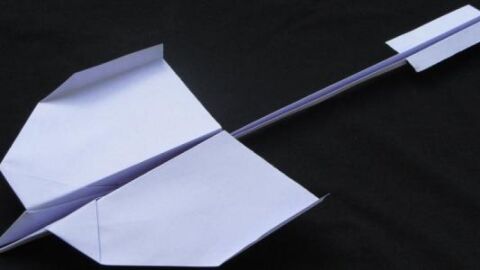 كيف تصنع طائرة ورقية